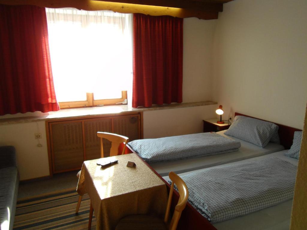 Hotel Gasthof Zum Neubau Kisslegg Room photo