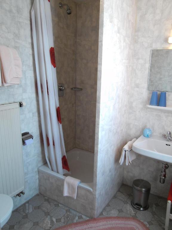 Hotel Gasthof Zum Neubau Kisslegg Room photo